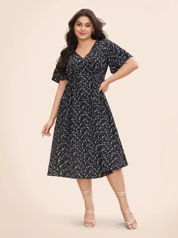 Ditsy Floral Tiered Ruffle Sleeve Midi Dress