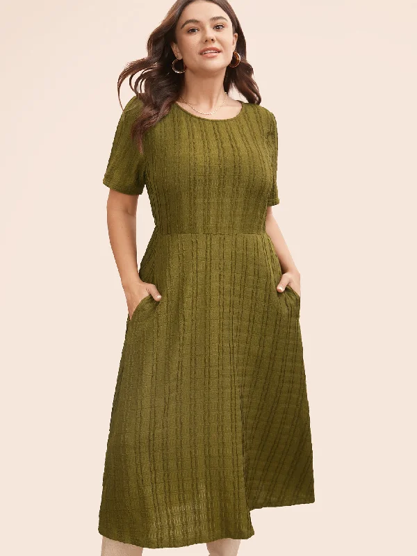 Solid Textured Crew Neck Midi Dress