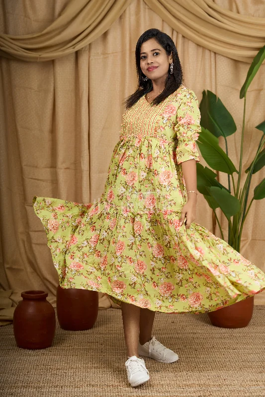 Green Striped Cotton Maxi Dress with Floral Print and V-Neckline Stylish Maxi Dress with Pleats Green Striped Cotton Maxi Dress with Floral Print and V-Neckline Stylish Maxi Dress with Pleats