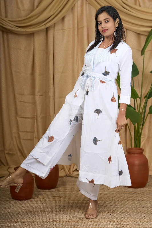 Women's White Maxi Dress with Leaf Motif and Striped Lapel Collar Elegant Lace-Up Maxi Dress Women's White Maxi Dress with Leaf Motif and Striped Lapel Collar Elegant Lace-Up Maxi Dress