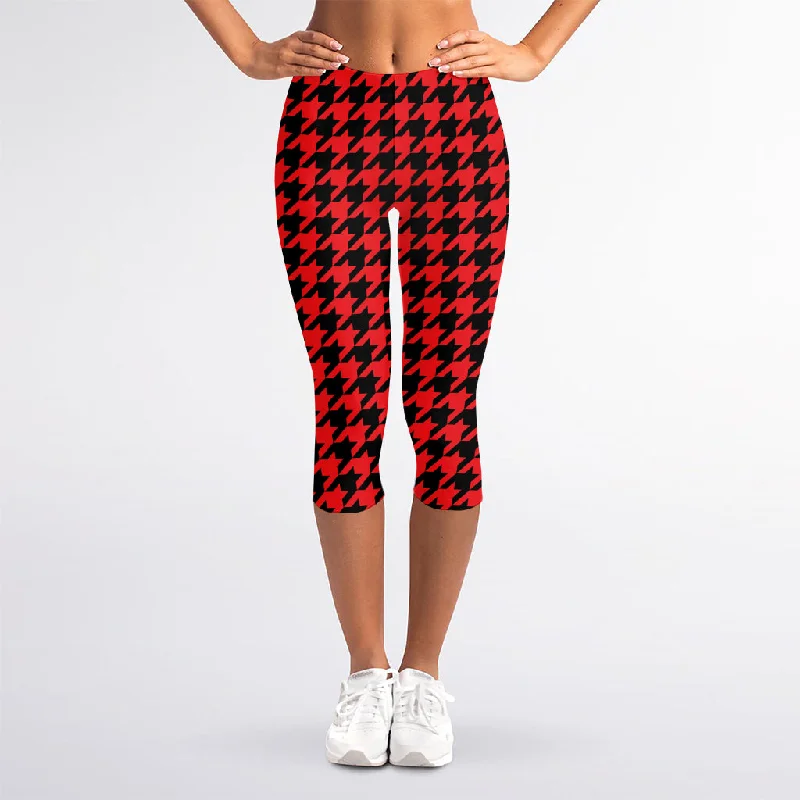 Red And Black Houndstooth Pattern Print Women's Capri Leggings Trendy Foil Finish Leggings Red And Black Houndstooth Pattern Print Women's Capri Leggings Trendy Foil Finish Leggings